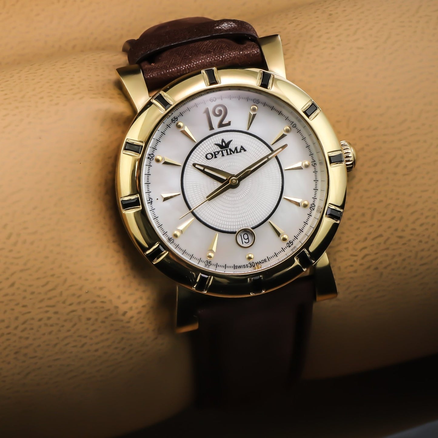 Optima • Swiss Watch • Stainless Steel • 39mm • Quartz • 5ATM • OSL265