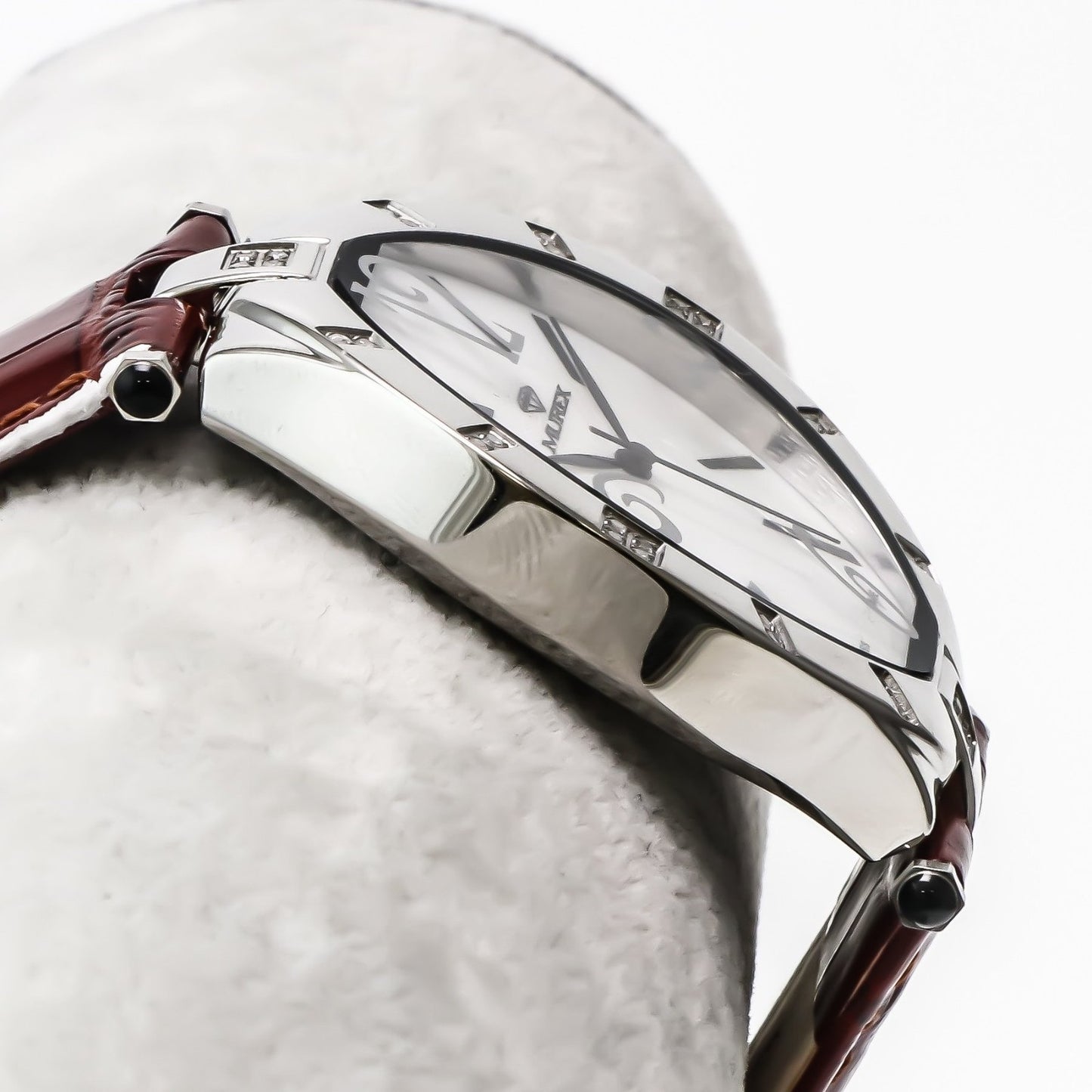 Murex • Swiss Diamond Watch • 32 SI White Diamonds .18ct • 34x41 mm • 3ATM