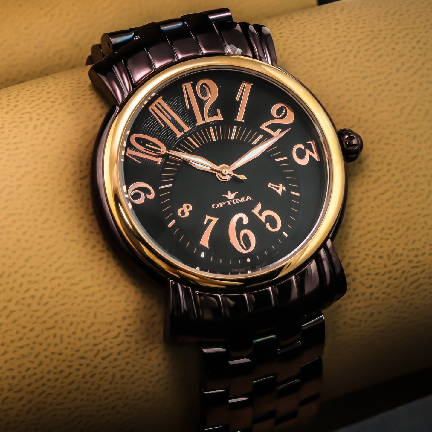 Optima • Swiss Watch • Stainless Steel • 43mm • Quartz • 3ATM • OSM212