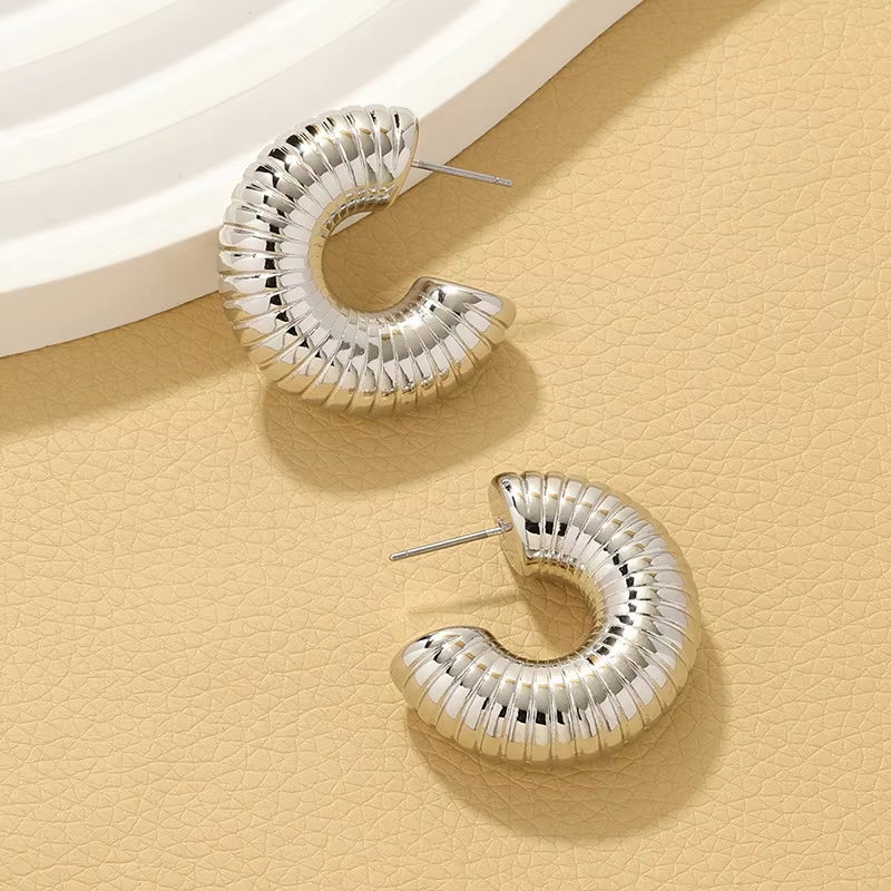 Ear Cuff Circle Earrings for Women • C Shaped • Non Piercing • Thick Earclips