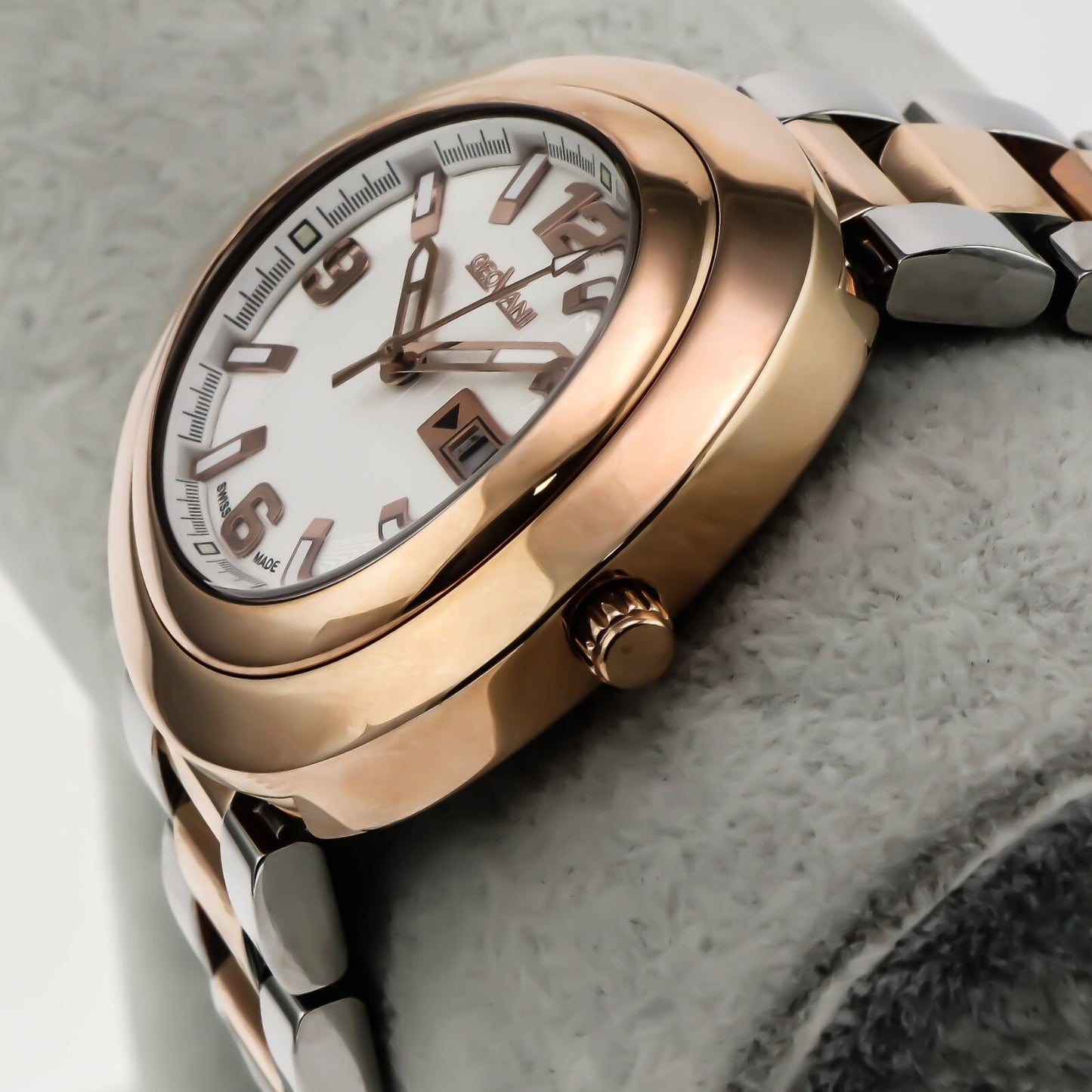 GEOVANI • Swiss Watch • Stainless Steel • 38mm • Quartz • 3ATM • GOL511