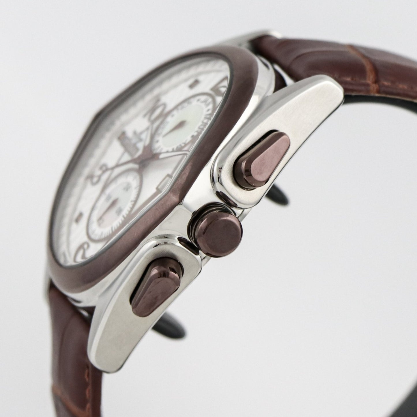 Optima • 42x44.5mm • Swiss Watch • Stainless Steel • Quartz • 5ATM • OSC272