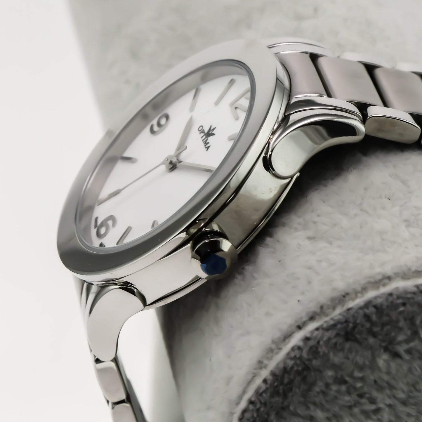 Optima • Swiss Watch • Stainless Steel • Quartz • 39mm • 5ATM • OSL352