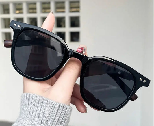 Retro Shades • Yucatan Traders • 148mm Frame • 146mm Temple • 400UV Rating