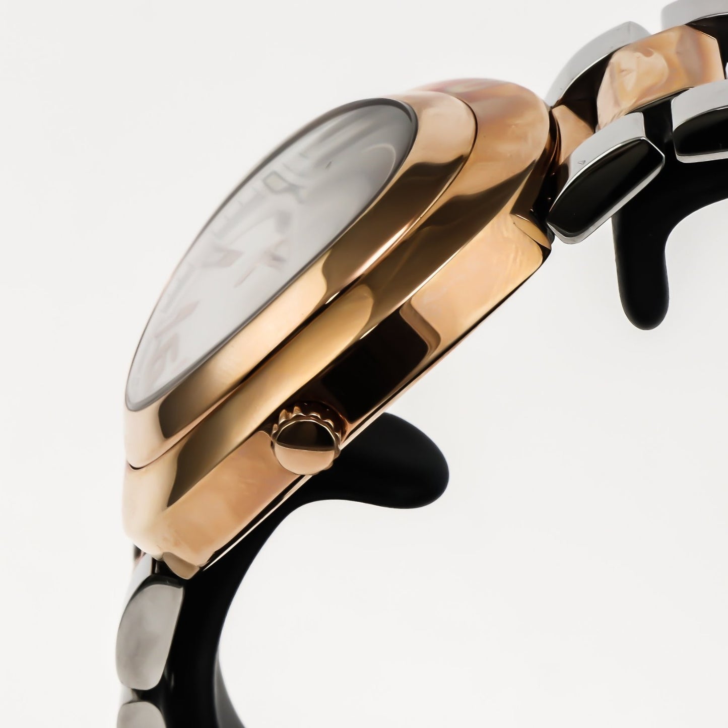 Geovani  • Swiss Watch  • Stainless Steel • Quartz • 44mm • 3ATM • GOB511