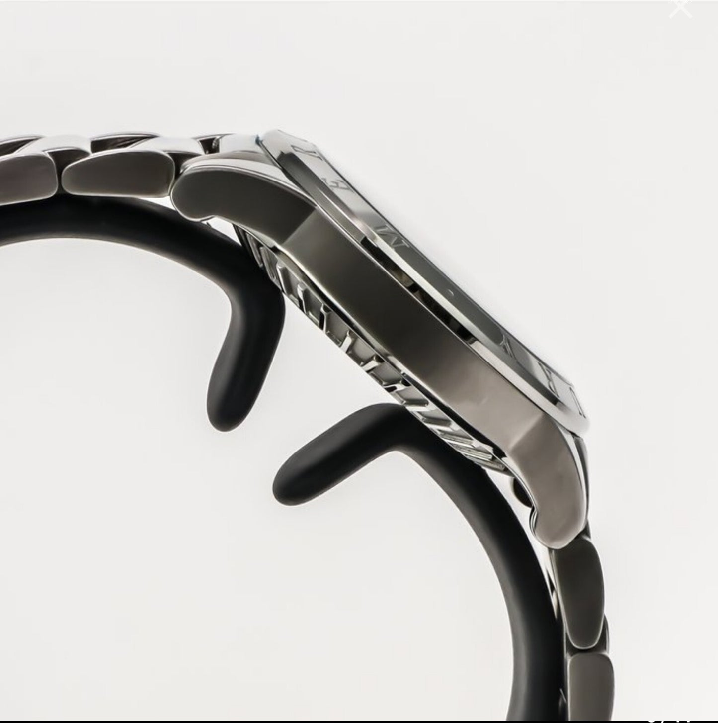 Mercury • Swiss Women's Watch •Stainless Steel Quart 36mm 5ATM • ME340 Big Date