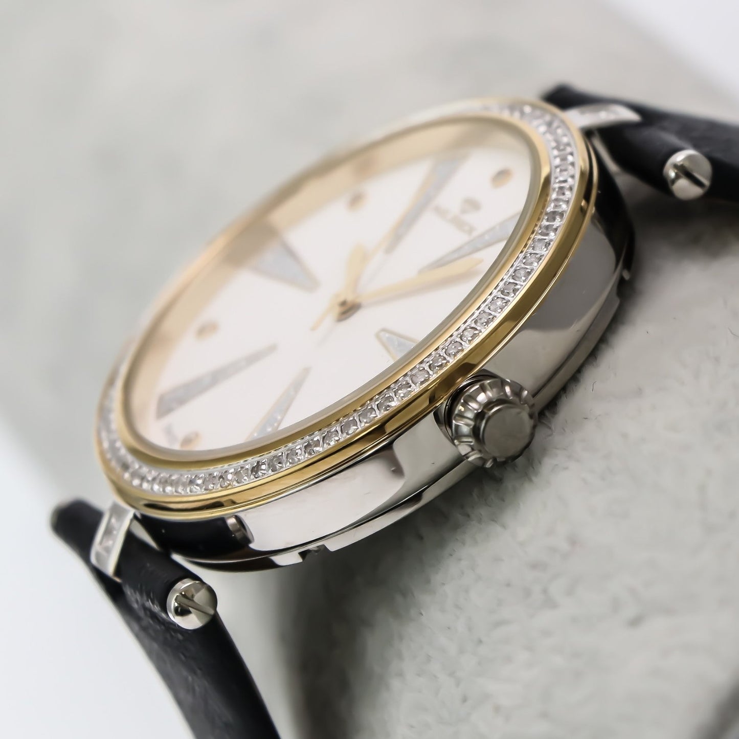 Murex • Swiss Diamond Watch • 88 White Diamonds 0.52ct • Quartz • MUL525