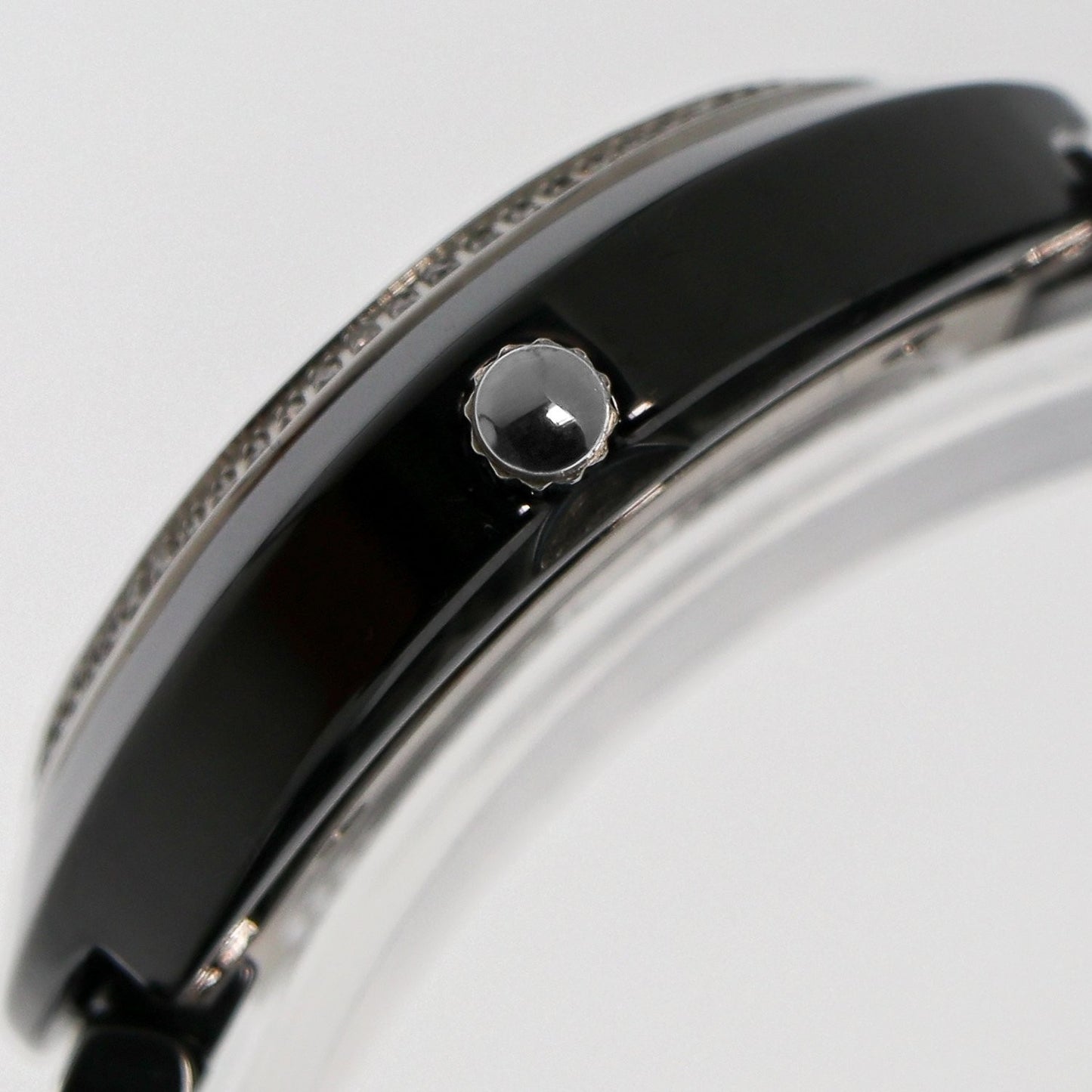 GEOVANI  • Swiss Watch • Black Ceramic • 34mm • Quartz • 3ATM • GOL510 • Gemmed