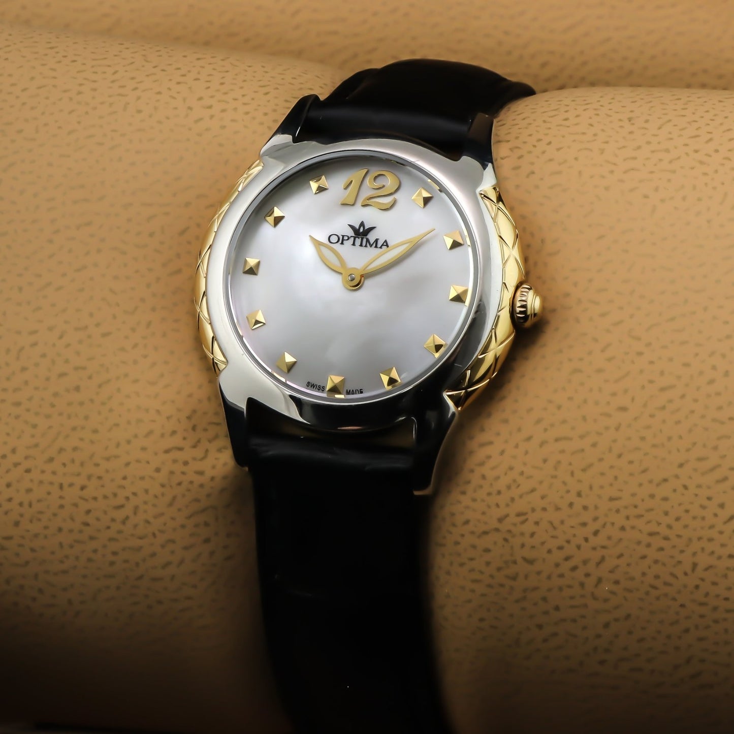 Optima • Swiss Watch • Stainless Steel • 31mm • Quartz • 5ATM • OSL381
