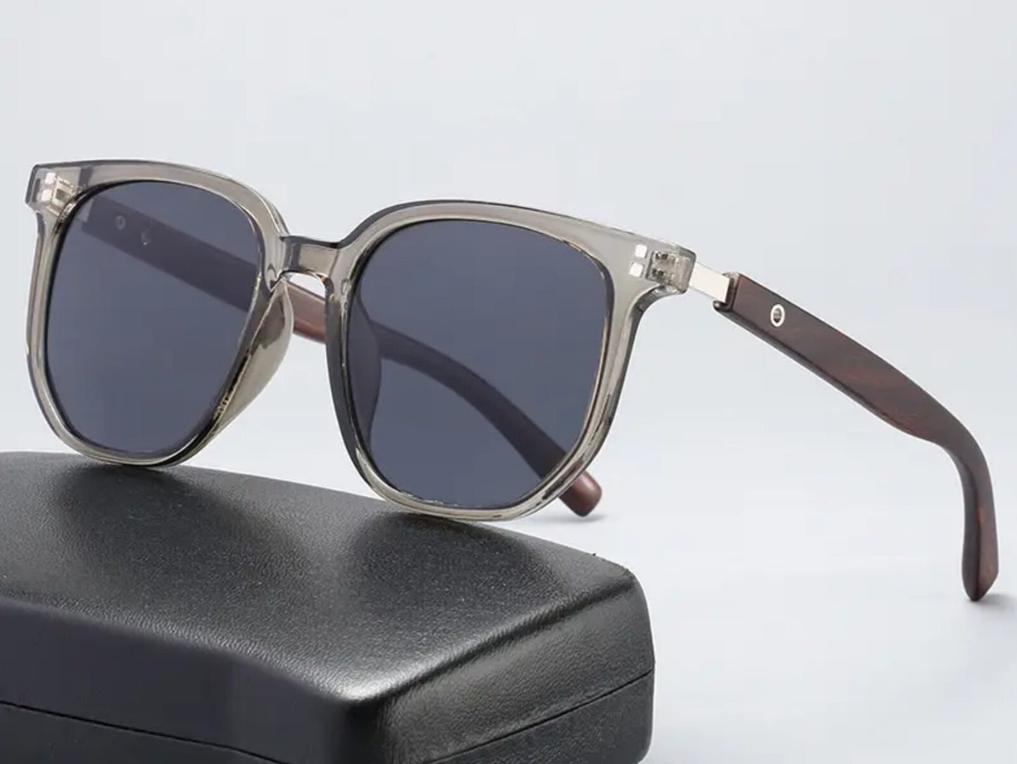 Retro Shades • Yucatan Traders • 148mm Frame • 146mm Temple • 400UV Rating